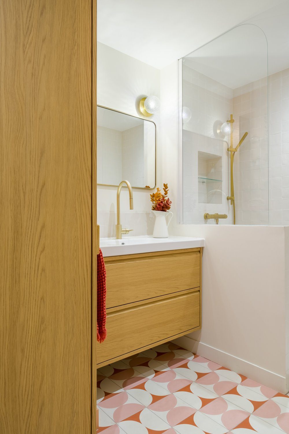 Salle de bains et carreaux de ciment du projet Camille Roy