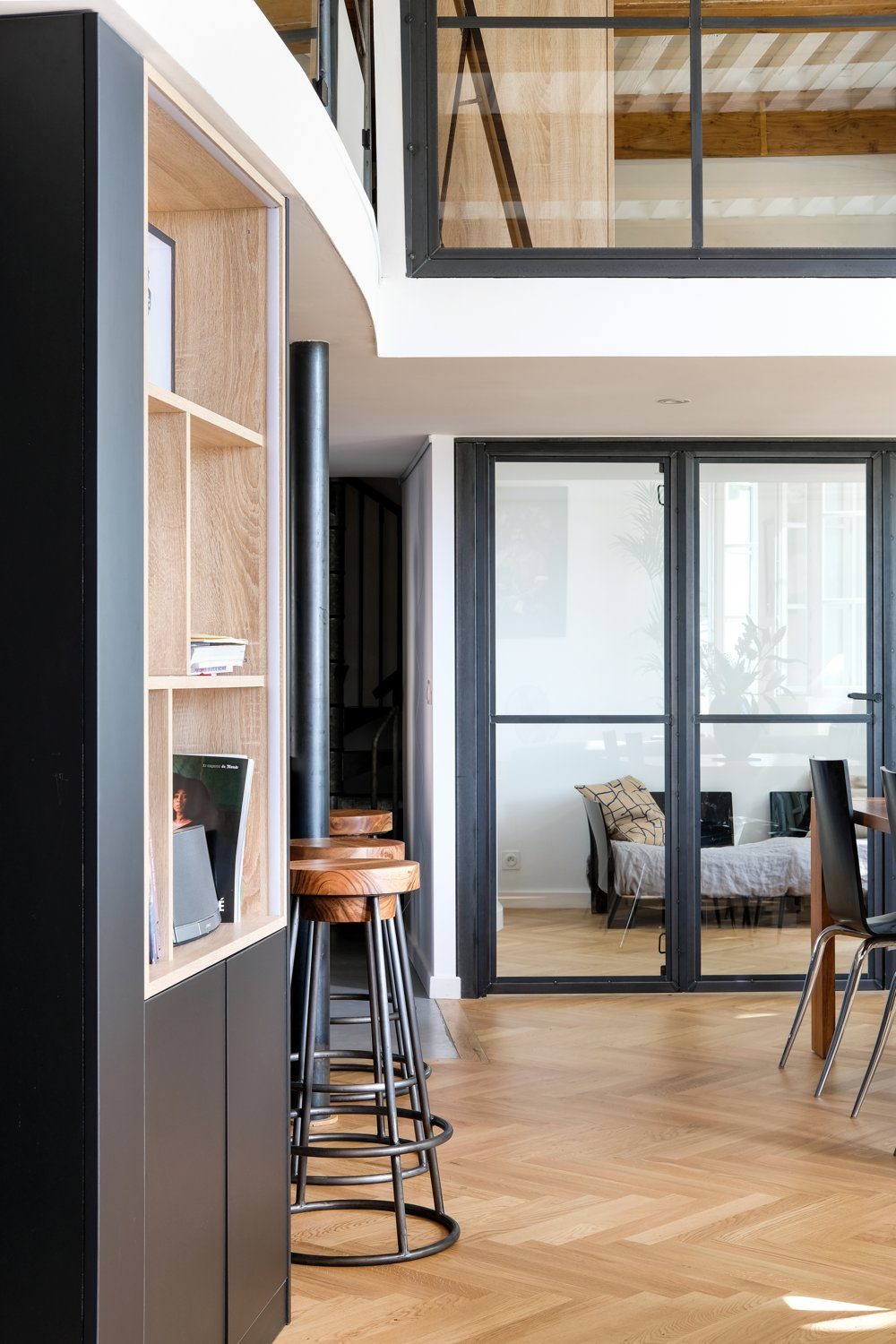 Bureau à crémaillère dans le salon à Lyon