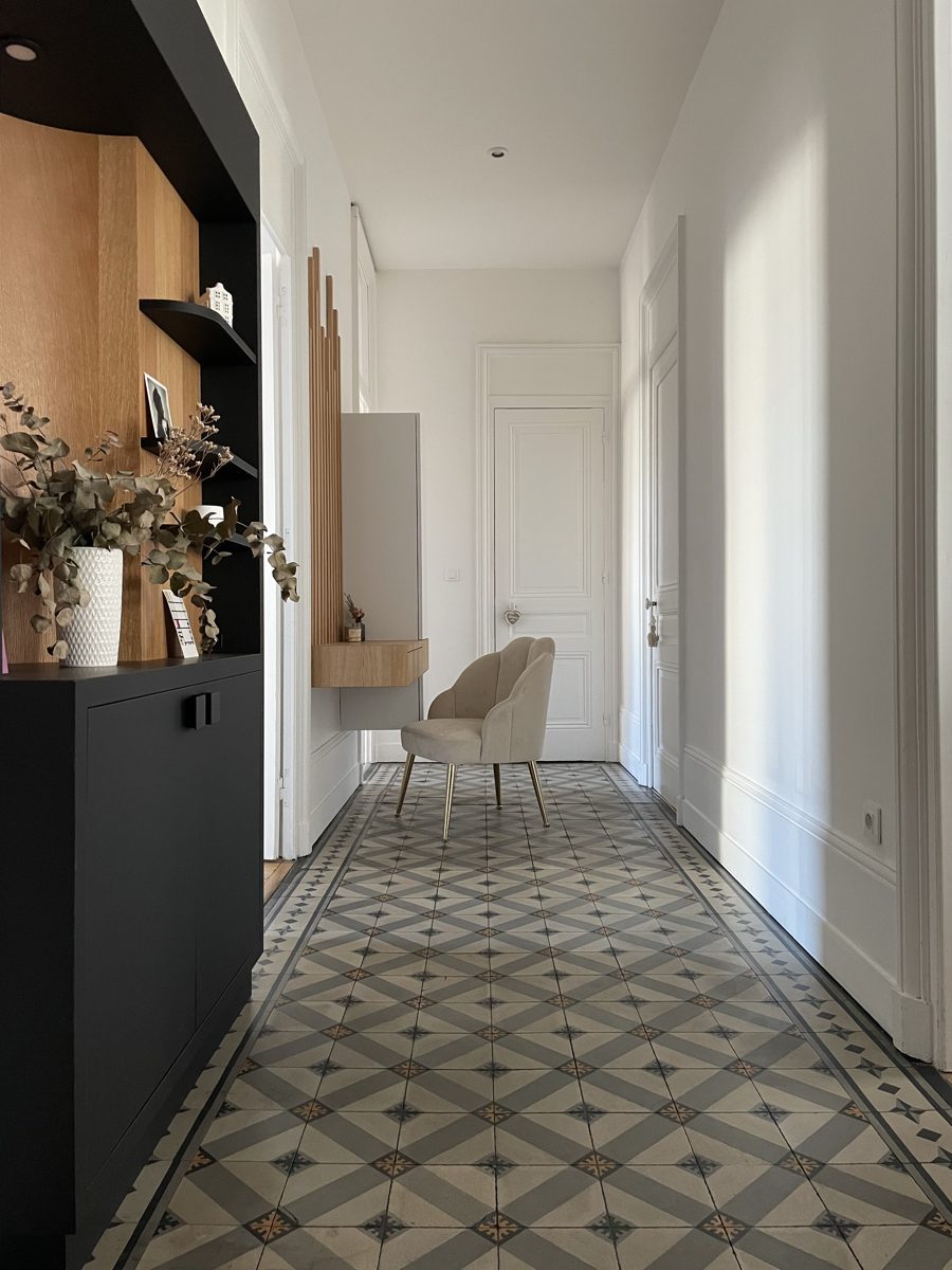Meuble et rangement d'entrée dans un couloir à Lyon